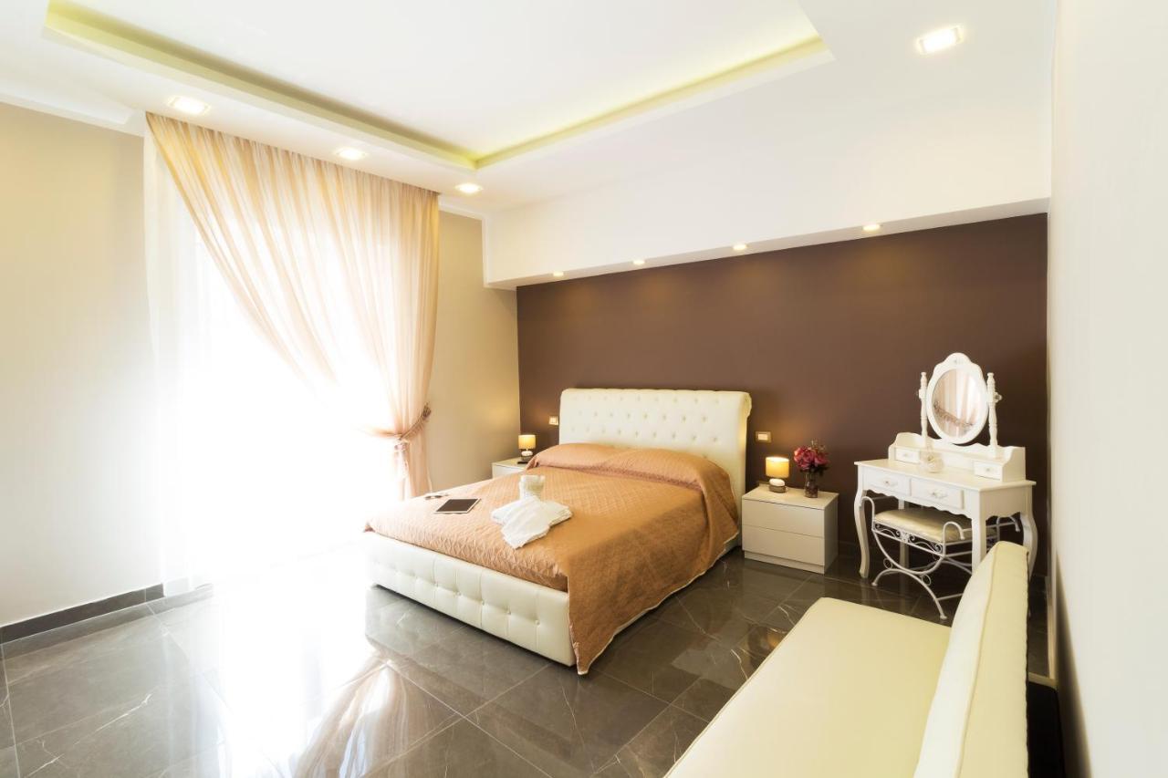 Porto Rooms&suite 2* Napoli